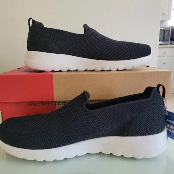 Sketchers Go Walk Joy - Picture 1 of 11